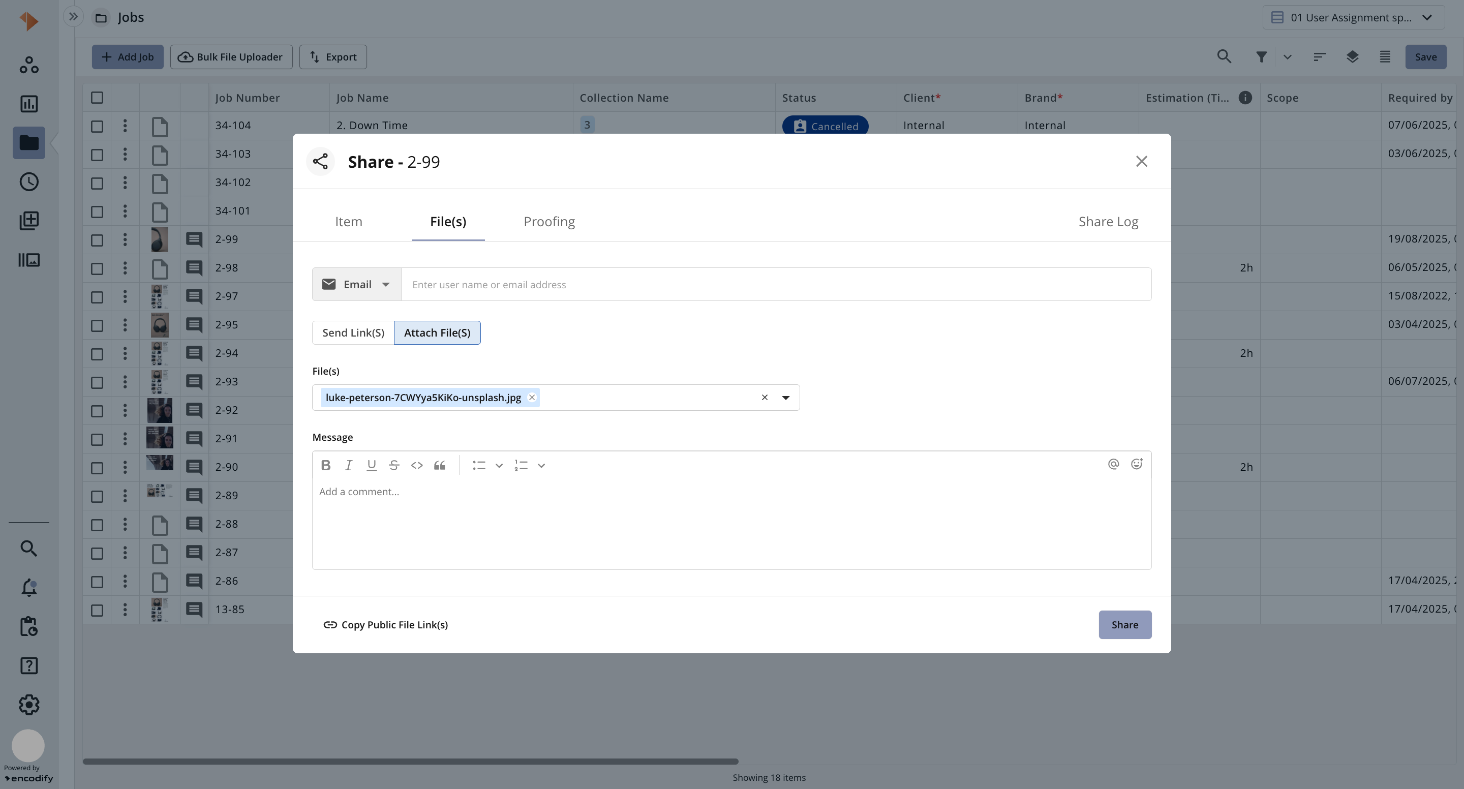 Job sharing interface displaying file attachment options and email input fields.