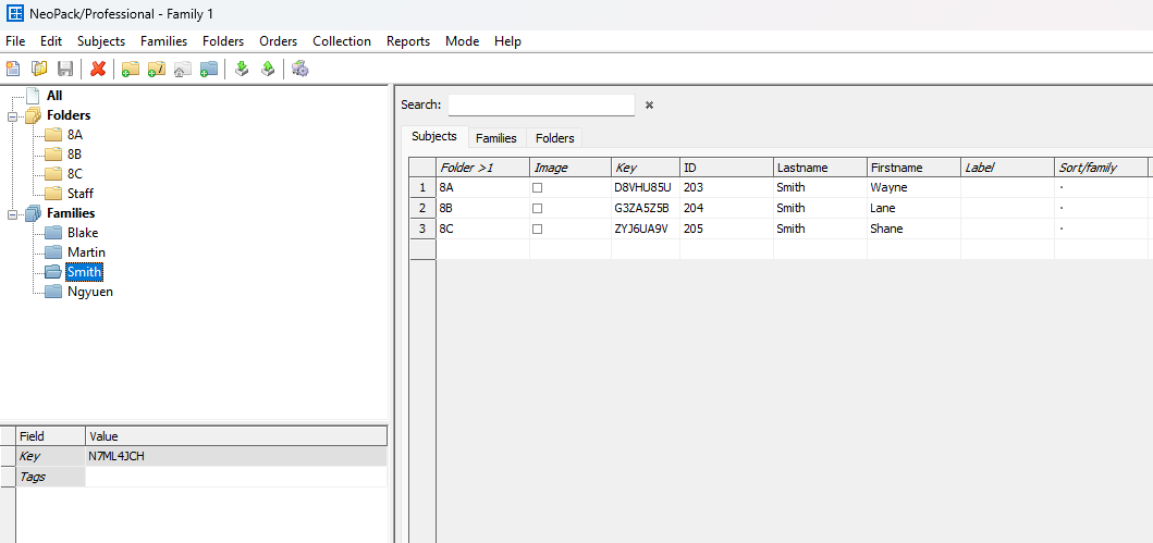 NeoPack interface displaying family folders and member details for the Smith family.