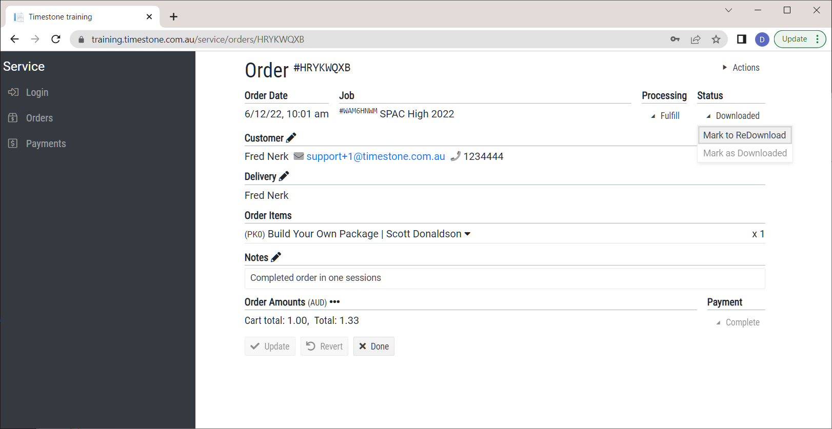 Order details including customer information, items, and payment status displayed on the screen.