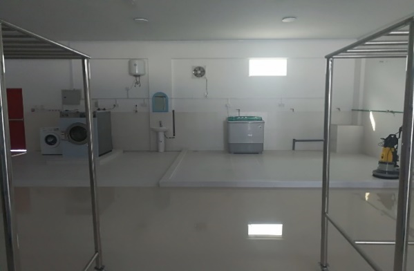 A room with a white floor and a white floor AI-generated content may be incorrect.